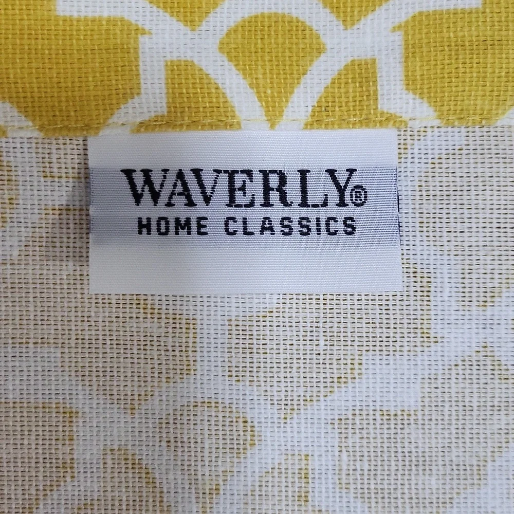 WAVERLY Gold White Lovely Lattice Mimosa Cotton Pocket Valence 50